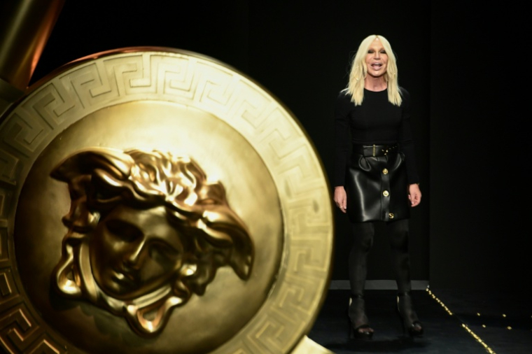 Donatella Versace a cédé la direction artistique de la maison milanaise cofondée par son frère Gianni à Dario Vitale ( AFP / Miguel MEDINA )