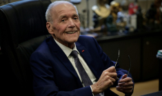 Laurent Cathala, le 29 janvier 2026 à l'hôtel de ville de Créteil ( AFP / STEPHANE DE SAKUTIN )