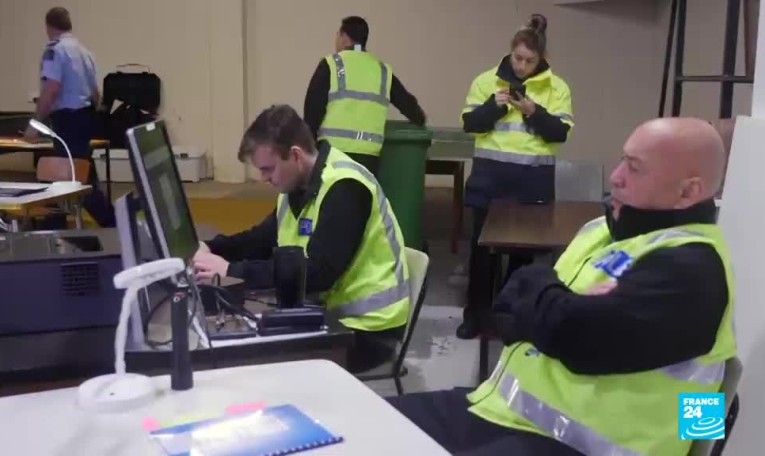 Nouvelle-Zélande : six mois après le massacre de Christchurch, l'adieu aux armes ?