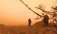 Une tempête de poussière teint le ciel en orange dans le nord-est de la Syrie