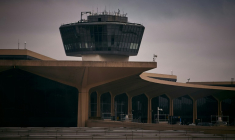 Tour de contrôle de l'Aéroport international de Newark-Liberty, le 6 mai 2025 à Newark, dans l'Etat du New Jersey ( GETTY IMAGES NORTH AMERICA / ANDRES KUDACKI )