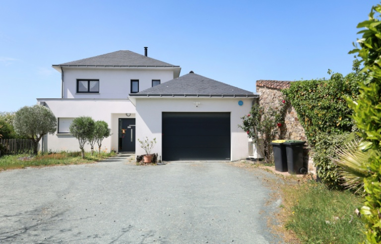 Maison de Manon Relandeau, disparue depuis la fin mars, à Saint-Etienne de Montluc le 21 avril 2026 ( AFP / Fred TANNEAU )