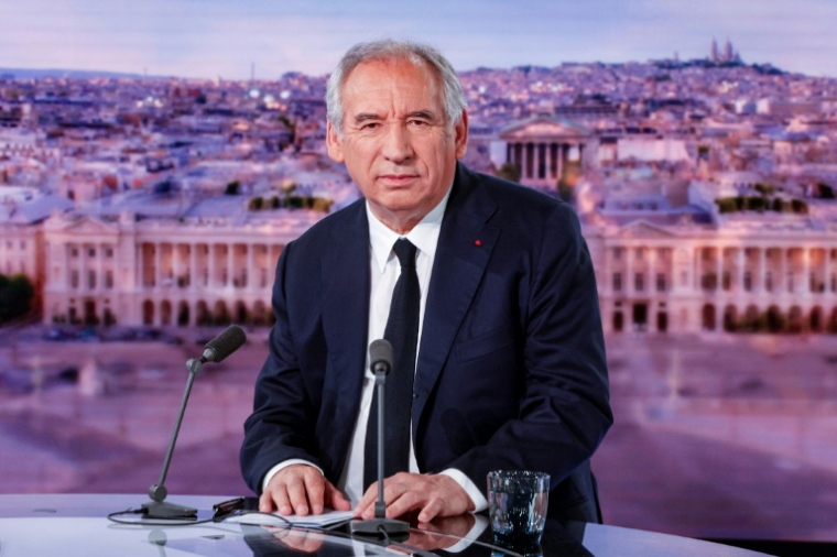 Le Premier ministre François Bayrou sur le plateau du JT de 20H sur TF1, le 10 juin 2025 à Boulogne-Billancourt, près de Paris ( AFP / GEOFFROY VAN DER HASSELT )