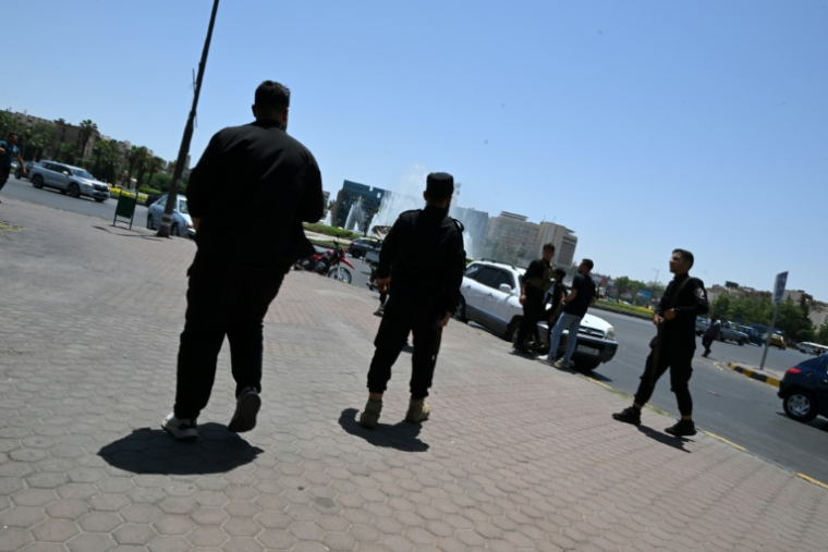 Forces de sécurité syriennes déployées aux abords du quartier général de l'armée à Damas, le 16 juillet 2025 ( AFP / - )