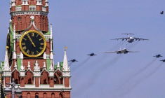 Des avions Mig, Tupolev et Iliouchine à Moscou, en Russie, le 7 mai 2022. ( AFP / YURI KADOBNOV )