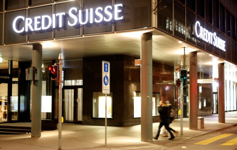 CREDIT SUISSE: BÉNÉFICE NET EN HAUSSE, INCERTITUDES SUR LES PERSPECTIVES