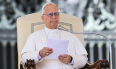Le pape Léon XIV prononce un discours lors de son audience générale hebdomadaire sur la place Saint-Pierre au Vatican, le 17 septembre 2025 ( AFP / Alberto PIZZOLI )