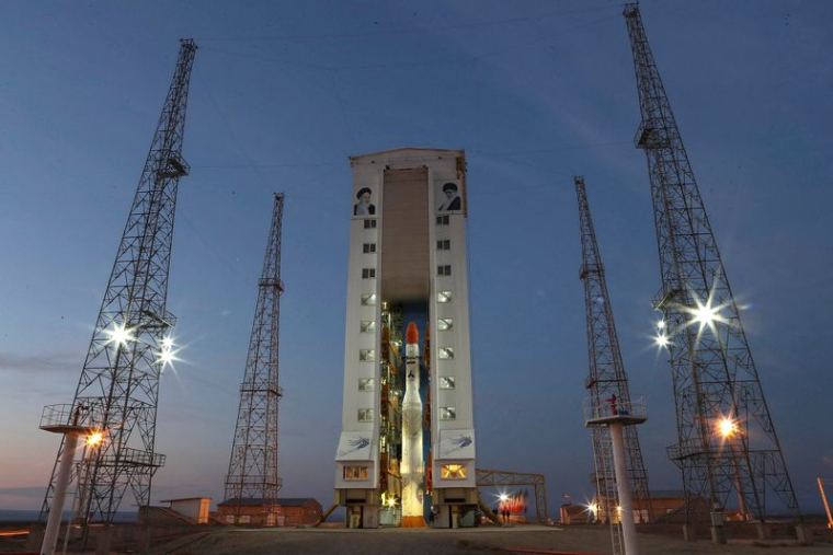 L'IRAN ANNONCE AVOIR LANCÉ TROIS APPAREILS DE RECHERCHE DANS L'ESPACE