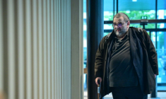 L'ancien directeur de cabinet du maire de Saint-Etienne, Pierre Gauttieri, arrive au tribunal de Lyon, le 22 septembre 2025 ( AFP / OLIVIER CHASSIGNOLE )