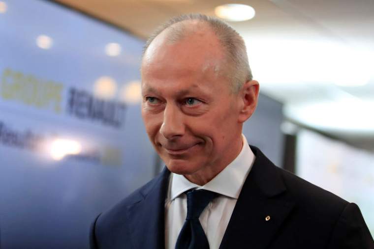 RENAULT RÉVOQUE SON DIRECTEUR GÉNÉRAL, UN TRIUMVIRAT ASSURE L'INTÉRIM
