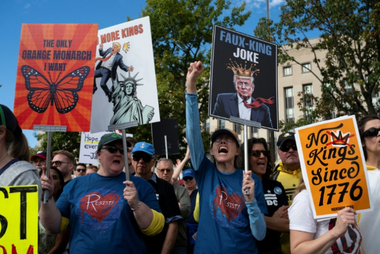 Manifestation "No Kings" à Washington le 18 octobre 2025 ( AFP / Roberto Schmidt )