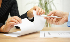 Résilier un abonnement : quand les frais sont-ils légaux et comment les contester ? / iStock.com - BernardaSv