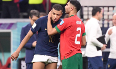 Quand Mbappé et Hakimi planifient leurs vacances en plein match