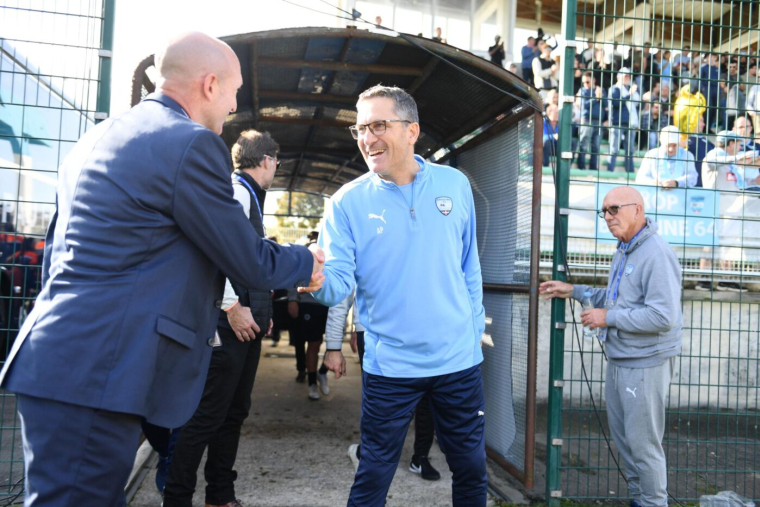L’entraîneur d’Angoulême insulte celui de l’Aviron bayonnais, son club réplique froidement
