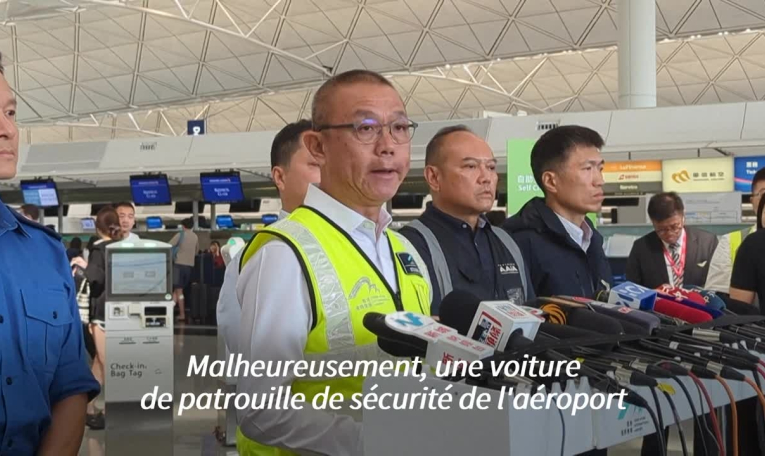 Un avion-cargo quitte la piste à Hong Kong: deux morts