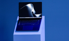 Microsoft présente le Surface Laptop Ultra, équipé de la technologie Nvidia RTX Spark, le 7 octobre 2026 à San Francisco, en Californie ( GETTY IMAGES NORTH AMERICA / Heather Diehl )