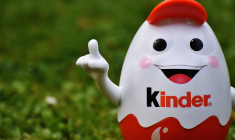 Une vidéo circule sur les réseaux sociaux promettent aux joueurs de remporter une énorme boîte remplie de Kinder, mais il s'agit d'une arnaque. (illustration) (Alexas_Fotos / Pixabay)