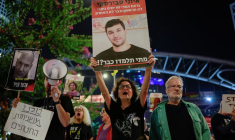 Manifestation contre la gestion par le gouvernement israélien du conflit en cours à Gaza et pour montrer le soutien aux otages, à Tel Aviv