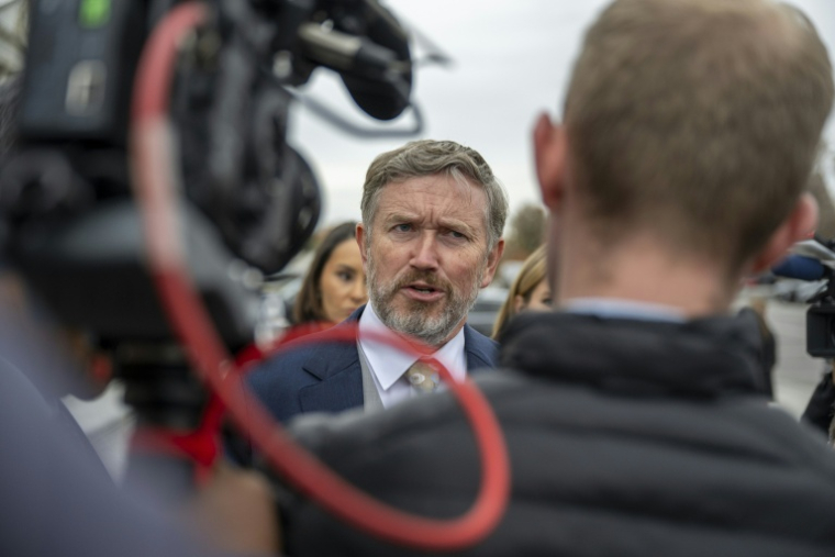 L'élu républicain Thomas Massie devant le Capitole de Washington, le 18 novembre 2025, aux Etats-Unis ( AFP / DANIEL HEUER )