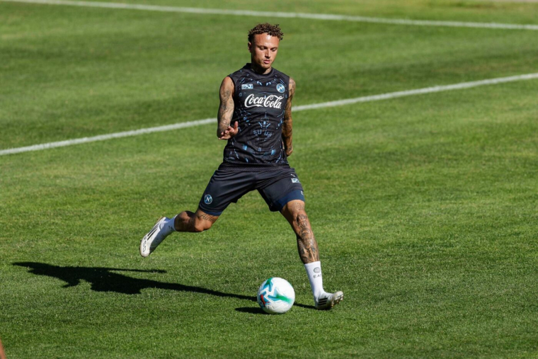 Noa Lang lance la saison du melon à Naples