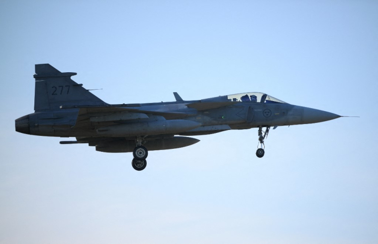 Un Gripen JAS 39 à Leeuwarden, aux Pays-Bas, le 8 avril 2025. ( AFP / JOHN THYS )