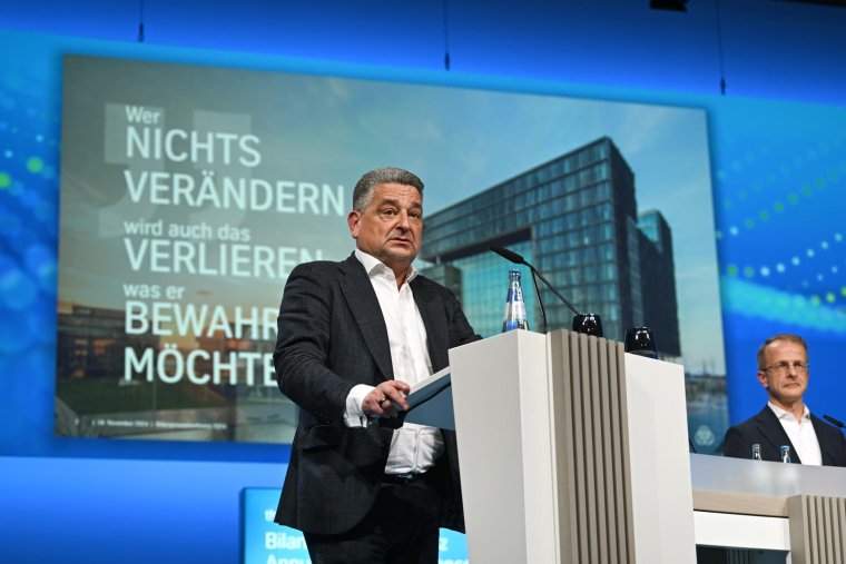 Le PDG de Thyssenkrupp Miguel Lopez, lors de la conférence annuelle de résultats, à Essen dans l'ouest de l'Allemagne, le 19 novembre 2024 ( AFP / Ina FASSBENDER )