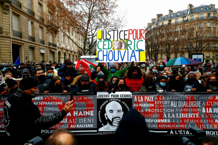 Une marche blanche en mémoire de Cédric Chouviat, le 3 janvier 2021 à Paris  ( AFP / Sameer Al-DOUMY )
