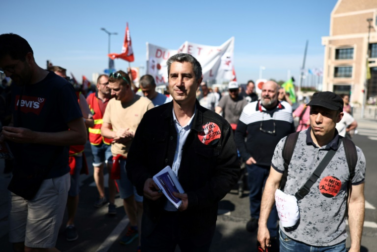 Le député ex-LFI de la Somme François Ruffin, lors de la manifestation du 1er mai 2025, à Dunkerque dans le Nord ( AFP / Sameer AL-DOUMY )