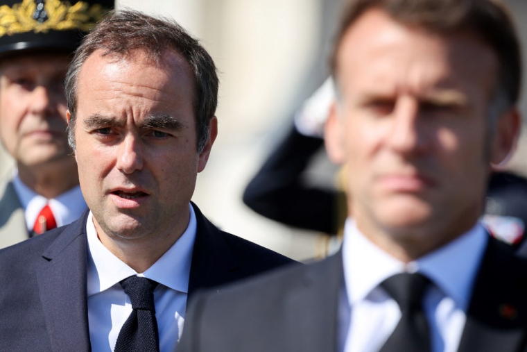 Sébastien Lecornu et Emmanuel Macron, le 8 mai 2026, à Paris ( POOL / LUDOVIC MARIN )