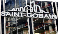 SAINT-GOBAIN N'ATTEND PAS DE REPRISE AVANT LE SECOND SEMESTRE