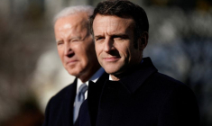 Le président américain Joe Biden accueille le président français Macron pour une cérémonie officielle d'arrivée à la Maison Blanche à Washington