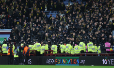 Joueur en sang, heurts avec la police : les supporters des Young Boys déraillent