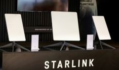 Des antennes satellites Starlink exposée lors d'une foire à Berlin, le 31 août 2023 ( AFP / Odd ANDERSEN )