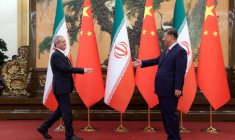 Le président chinois Xi et le président iranien Pezeshkian se rencontrent à Pékin