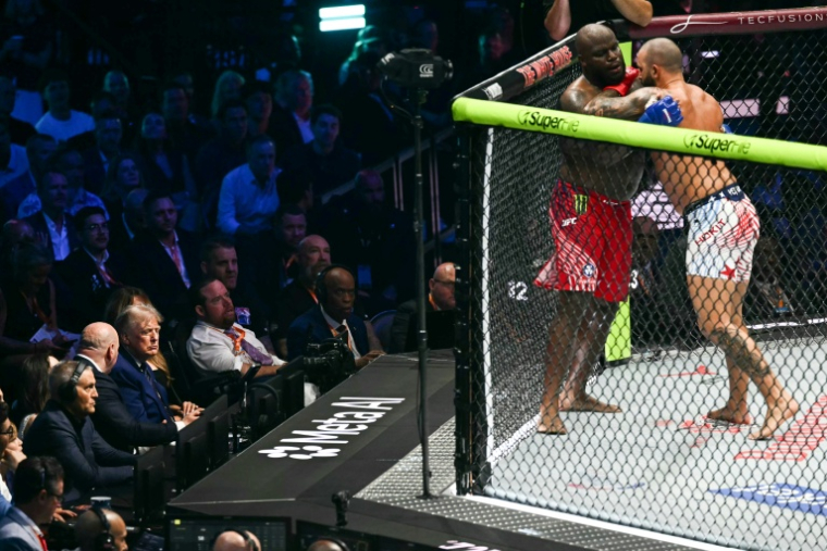 Des combats MMA organisés sur la pelouse de la Maison Blanche 14, 2026 à l'occasion du 80e anniversaire de Donald Trump ( AFP / Kent NISHIMURA )
