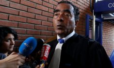 L'avocat français Alex Ursulet s'adresse aux journalistes au tribunal de Bobigny, au nord de Paris, le 27 mai 2016 ( AFP / FRANCOIS GUILLOT )