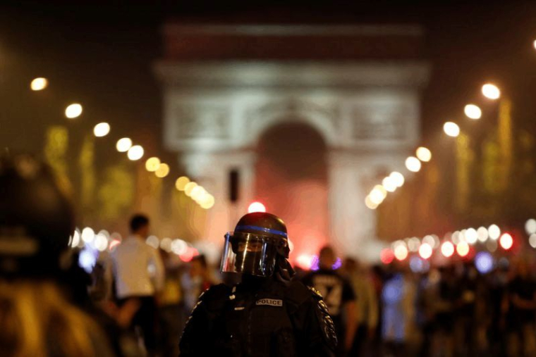 LIGUE DES CHAMPIONS: PRÈS DE 150 INTERPELLATIONS À PARIS