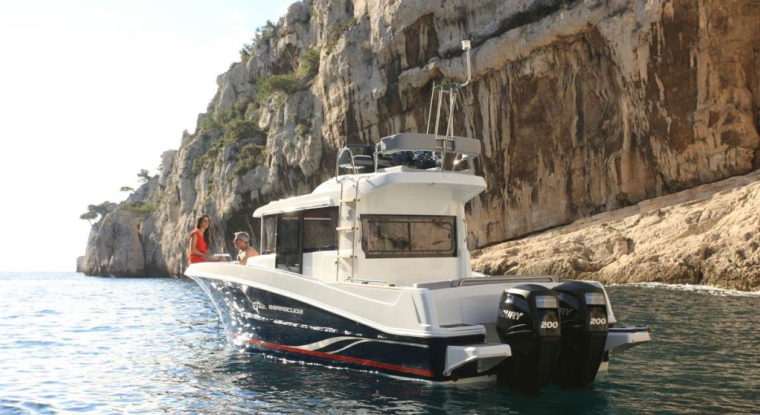 Deux titres orientés tourisme et loisirs font leur entrée dans la sélection de Portzamparc pour le mois de décembre. (© Bénéteau)