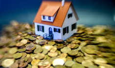 Le gouvernement a promis de faire "un point d'étape" dans "quelques mois" de l'augmentation de la taxe foncière ( AFP / Philippe HUGUEN )