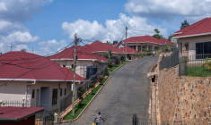 GRANDE-BRETAGNE: DES AVOCATS TENTENT DE BLOQUER L'EXPULSION DE MIGRANTS VERS LE RWANDA