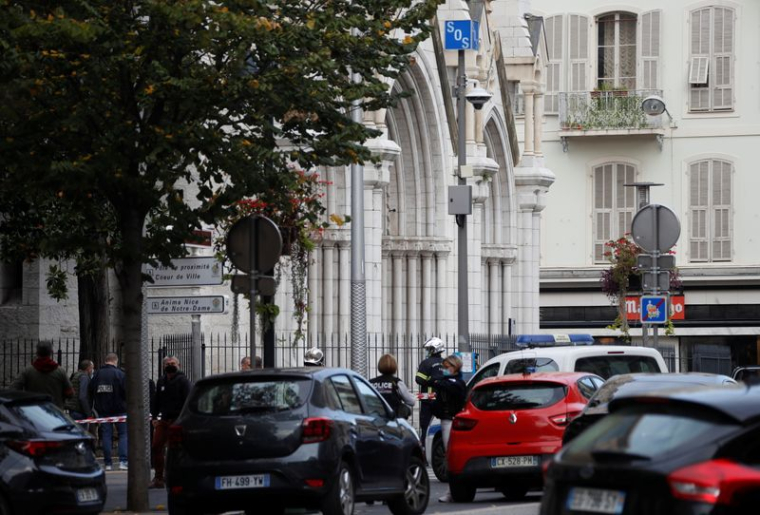 FRANCE: L'ATTAQUE DE NICE A FAIT DEUX MORTS, DIT UN PORTE-PAROLE DE LA POLICE