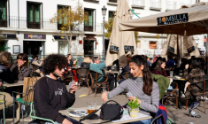 A MADRID, LES TOURISTES FRANÇAIS AFFLUENT POUR PROFITER DES BARS ET RESTAURANTS