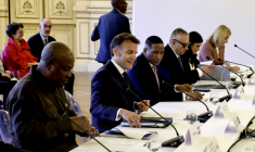 Le président français Emmanuel Macron assiste à une rencontre lors du sommet international "One Health", le 7 avril 2026 à Lyon ( POOL / Christophe PETIT TESSON )