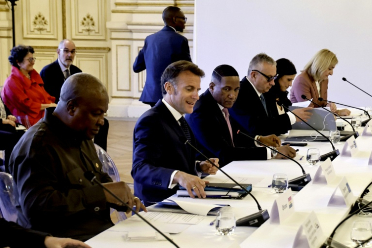 Le président français Emmanuel Macron assiste à une rencontre lors du sommet international "One Health", le 7 avril 2026 à Lyon ( POOL / Christophe PETIT TESSON )