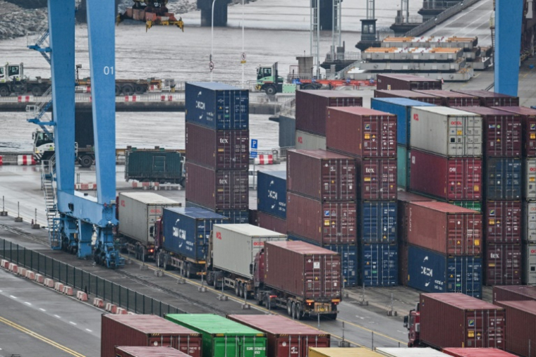 Des conteneurs au port de Ningbo-Zhoushan, dans la province orientale du Zhejiang, le 28 mai 2025 en Chine ( AFP / Hector RETAMAL )