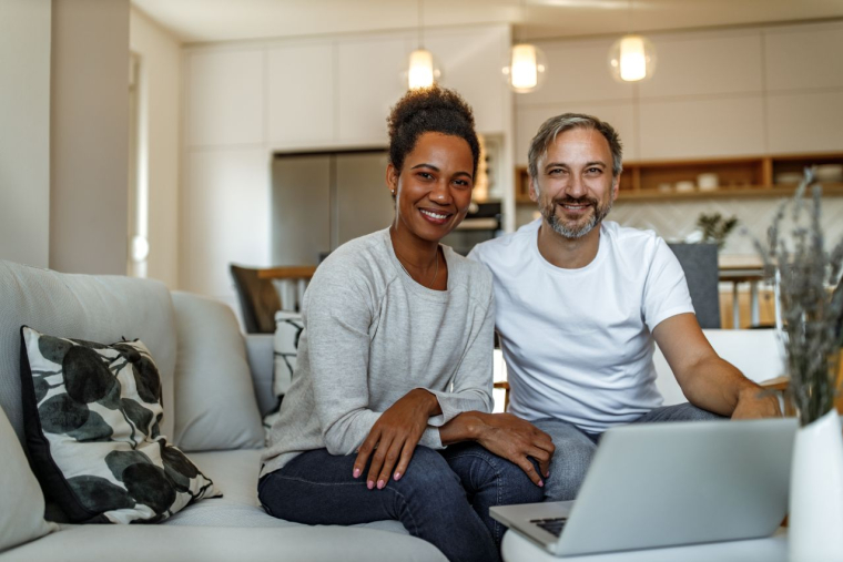 couple investisseurs 2 (Cr&eacute;dits: Adobe Stock)