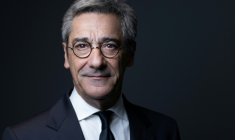 Le ministre du Commerce Serge Papin, lors d'une session photo dans son bureau au ministère de l'Economie et des Finances, Paris, le 10 novembre 2025 ( AFP / JOEL SAGET )