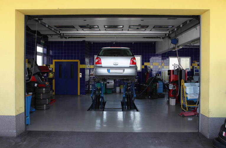 Le coût d’entretien d’une voiture représente un budget élevé. ( crédit photo : Getty Images )
