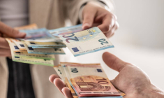 Espèces : en 2026, les retraits s’ouvriront largement aux commerces de proximité / iStock.com  - Monnaie de l'Union Européenne