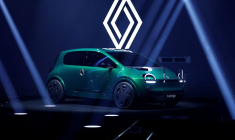 Renault expose sa voiture électrique Twingo à Paris